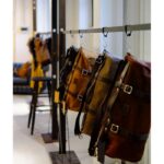 Δερμάτινος Σάκος Ουράς kalahari 43lt Colorado Brown – UNIT GARAGE - Image 3